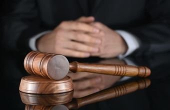 Hakimlərin təkbaşına qərarvermə halları dəqiqləşdirilir