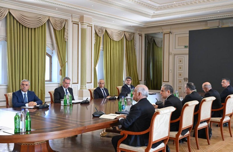 İlham Əliyev: "Azərbaycanda alüminium istehsalı 100 min tona çatdırılmalıdır"