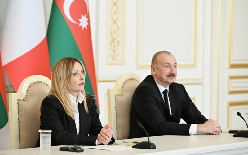 İlham Əliyev Corcia Melonini təbrik edib