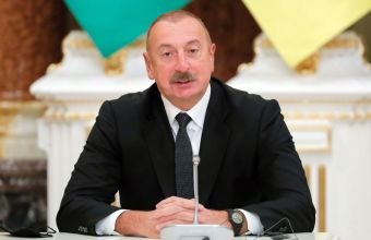 İlham Əliyev Şamaxıda Pir Ömər Sultan ziyarətgahında aparılan konservasiya işləri ilə tanış olub