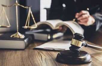 Məişət zəminində psixi zorakılığa yol verilməsi hansı inzibati məsuliyyətə səbəb olur? -