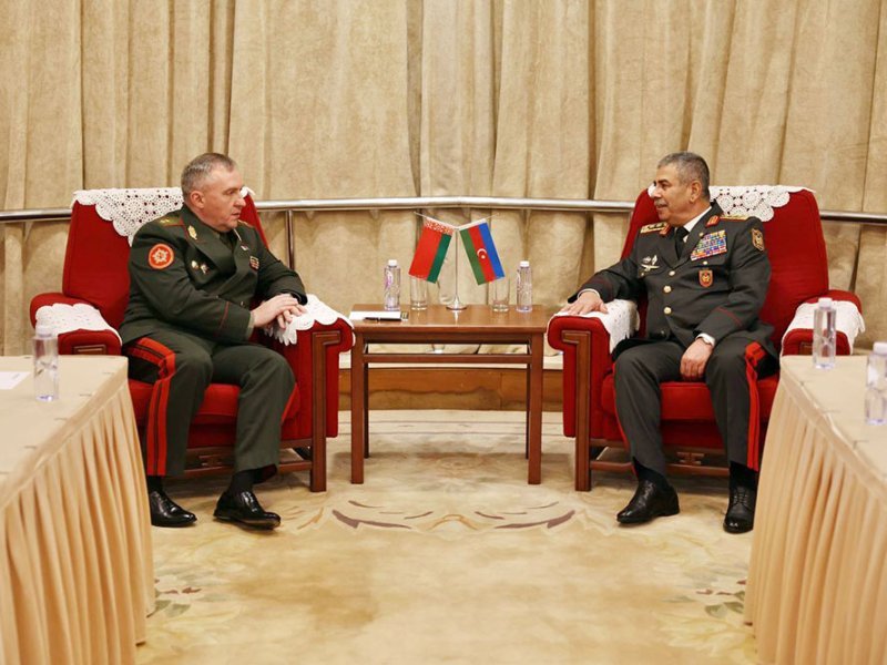 Müdafiə naziri Belarus Respublikasının müdafiə naziri ilə görüşüb -