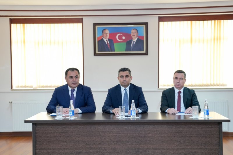 Naxçıvan Muxtar Respublikasının təhsil naziri kollektivə təqdim olunub