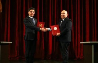 Naxçıvan teatrında tarixi imza