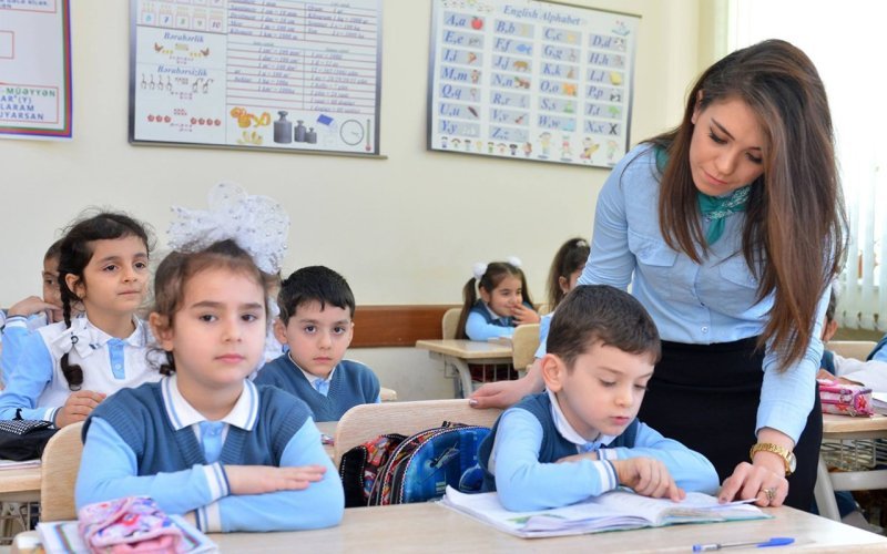 Nazirlər Kabineti şagirdlərin geyim formasını təsdiqləyib