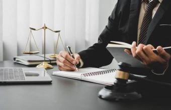 Normativ hüquqi aktda dəyişiklik edə bilərmi? -