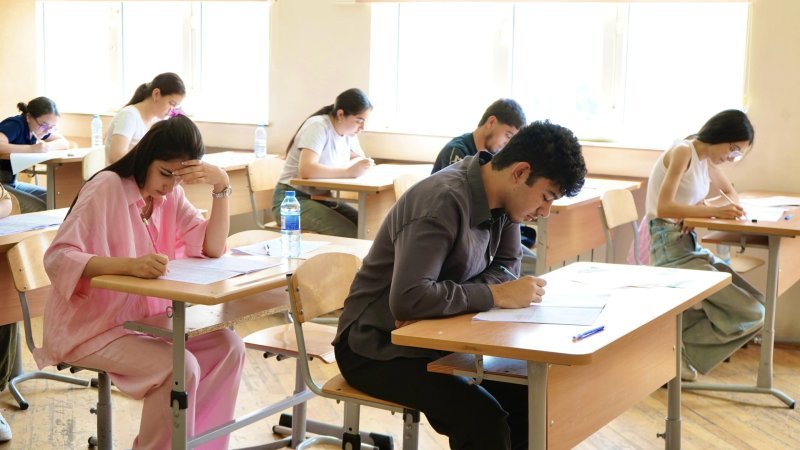 Orta ixtisas təhsili müəssisələrinin sayı artıb
