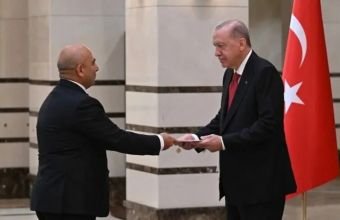 Rəşad Aslanov etimadnaməsini Ərdoğana təqdim edib