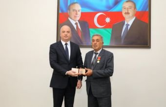 Təhsil işçisinə “Dövlət qulluğunda fərqlənməyə görə” medalı təqdim olunub -