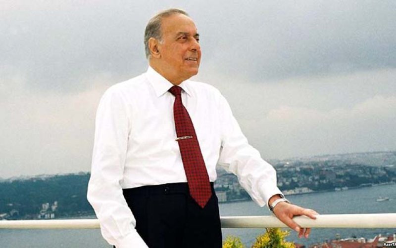 3 oktyabr 1993-cü il — Müstəqil Azərbaycanın siyasi tarixində yeni səhifə