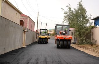 Naxçıvanda 6-cı məhəllədə asfaltlanma işləri aparılır