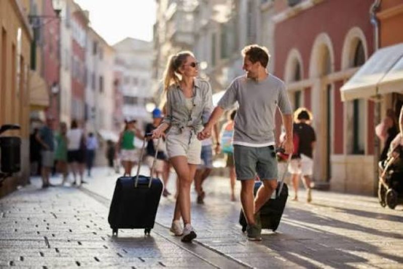 Azərbaycana turist axını 6 % azalıb