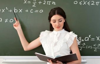 Azərbaycanda ən gənc müəllimin neçə yaşı var?