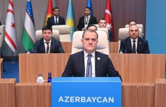 Ceyhun Bayramov TDT XİN Şurasının iclasında çıxış edib