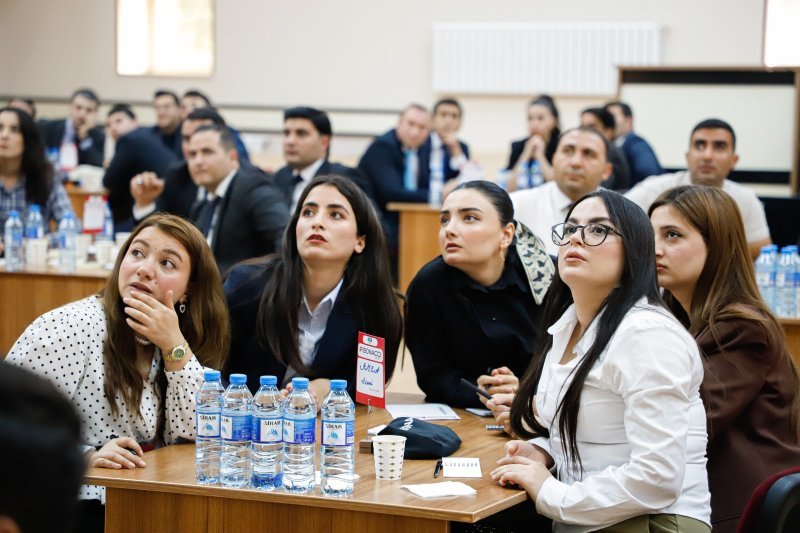 Dövlət qurumlarının gənc əməkdaşları arasında intellekt yarışı keçirilib -