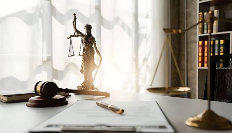 Hansı hallarda icra sənədi üzrə icraat dayandırıla bilər? -