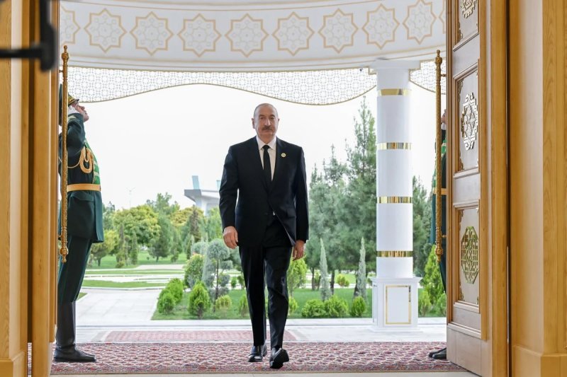 İlham Əliyev "Avaza" Kompleksinə gəlib -