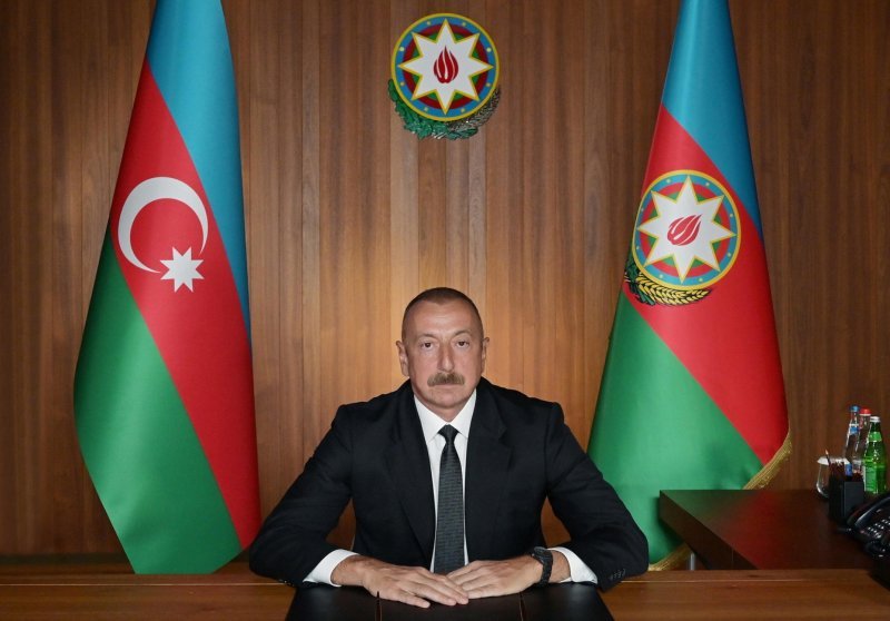 İlham Əliyev Azərbaycan-Timor-Leste yığmalarının oyununu izləyir
