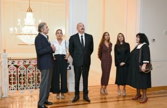 İlham Əliyev, Mehriban Əliyeva və ailə üzvləri sərgi ilə tanış olublar