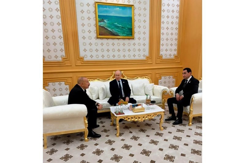 İlham Əliyev Vladimir Putin və Sərdar Berdiməhəmmədovla görüşüb