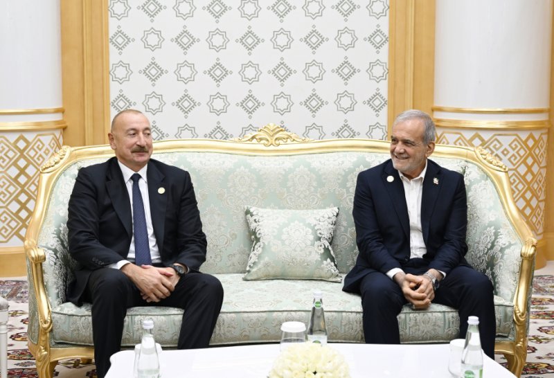 İlham Əliyevin İran Prezidenti ilə görüşü keçirilib -