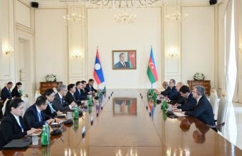 İlham Əliyevin Laos Prezidenti ilə geniş tərkibdə görüşü olub