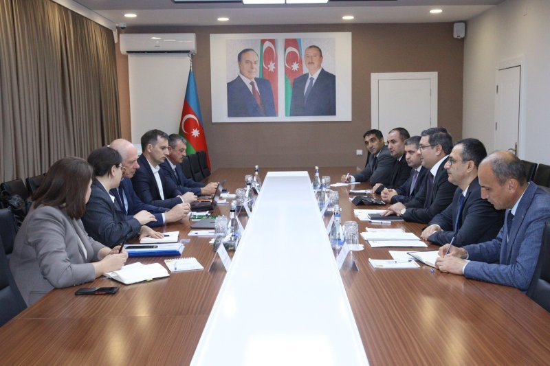 Kazım Hüseynəliyev “Voljsky Abraziv Zavodu” ASC-nin və “Zenith Group” MMC-nin rəhbərləri ilə görüşüb -