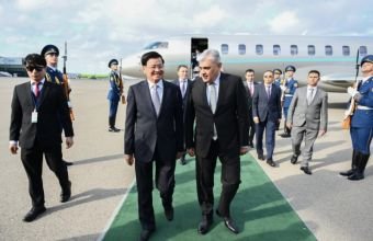 Laos Prezidenti Azərbaycana rəsmi səfərə gəlib