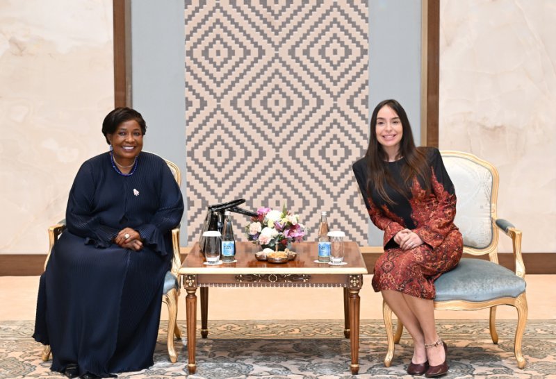 Leyla Əliyeva Səmərqənddə Zimbabvenin birinci xanımı ilə görüşüb