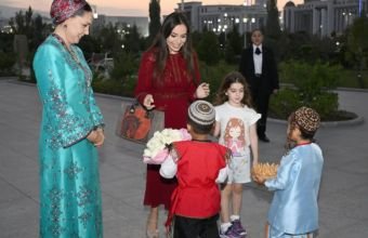 Leyla Əliyeva Uşaq Sağlamlığı və Reabilitasiya Mərkəzinin fəaliyyəti ilə tanış olub