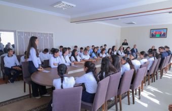 Naxçıvanda məktəblilərlə  maarifləndirici görüşlər təşkil olunub -