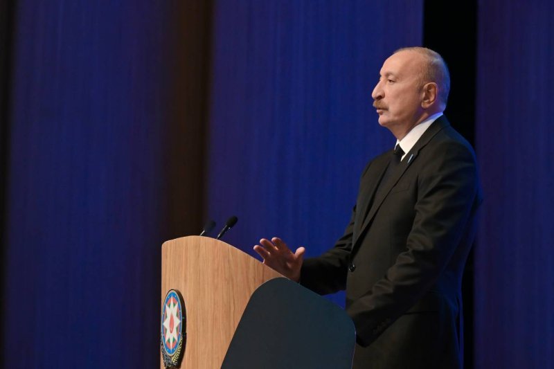 Prezident: Ulu Öndərin siyasi xətti dəyişməz olaraq qalır